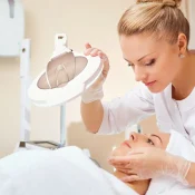 Tecnología anti-aging: equipos clave para clínicas en Costa Rica